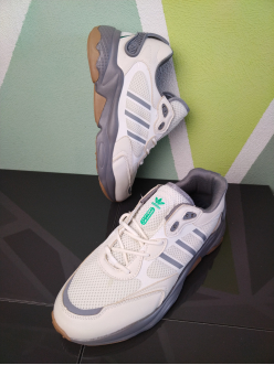 Кроссовки Adidas в Смоленске