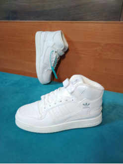 Кроссовки Adidas в Смоленске